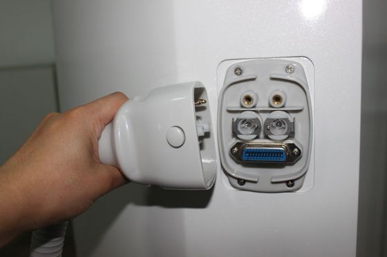 Επαγγελματίας 800nm μηχανή 1800w αφαίρεσης τρίχας λέιζερ διόδων για την ομορφιά Beautician