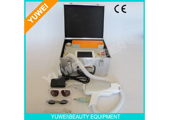 Mini macchina a 5.6 pollici di rimozione del tatuaggio del laser del commutatore del ND YAG Q del portatile per la STAZIONE TERMALE e la clinica
