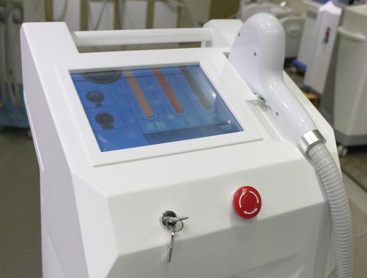 808nm ダイオード レーザーの毛の取り外し/808nm ダイオード レーザーの毛の取り外し機械
