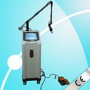 Máquina fracionária do laser do CO2 para cicatrizes redução, remoção do enrugamento, elevador da pele