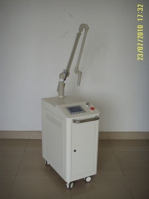 10Hz Q Switched Nd:YAG Laser For Skin Rejuvenation, Acne / Birthmarks Removal
